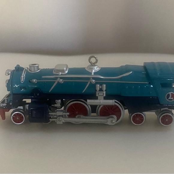 Hallmark Keepsake Ornament Lionel Train - Picture 2 of 7